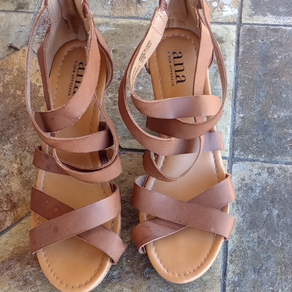 a.n.a Women's Light Brown Strappy Sandals